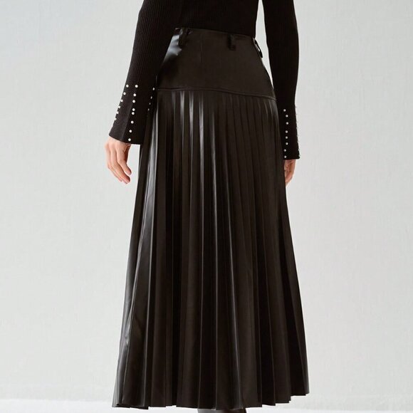 Black Casual Women's Romantic Black Pleated PU Skirt - Picture 4 of 5